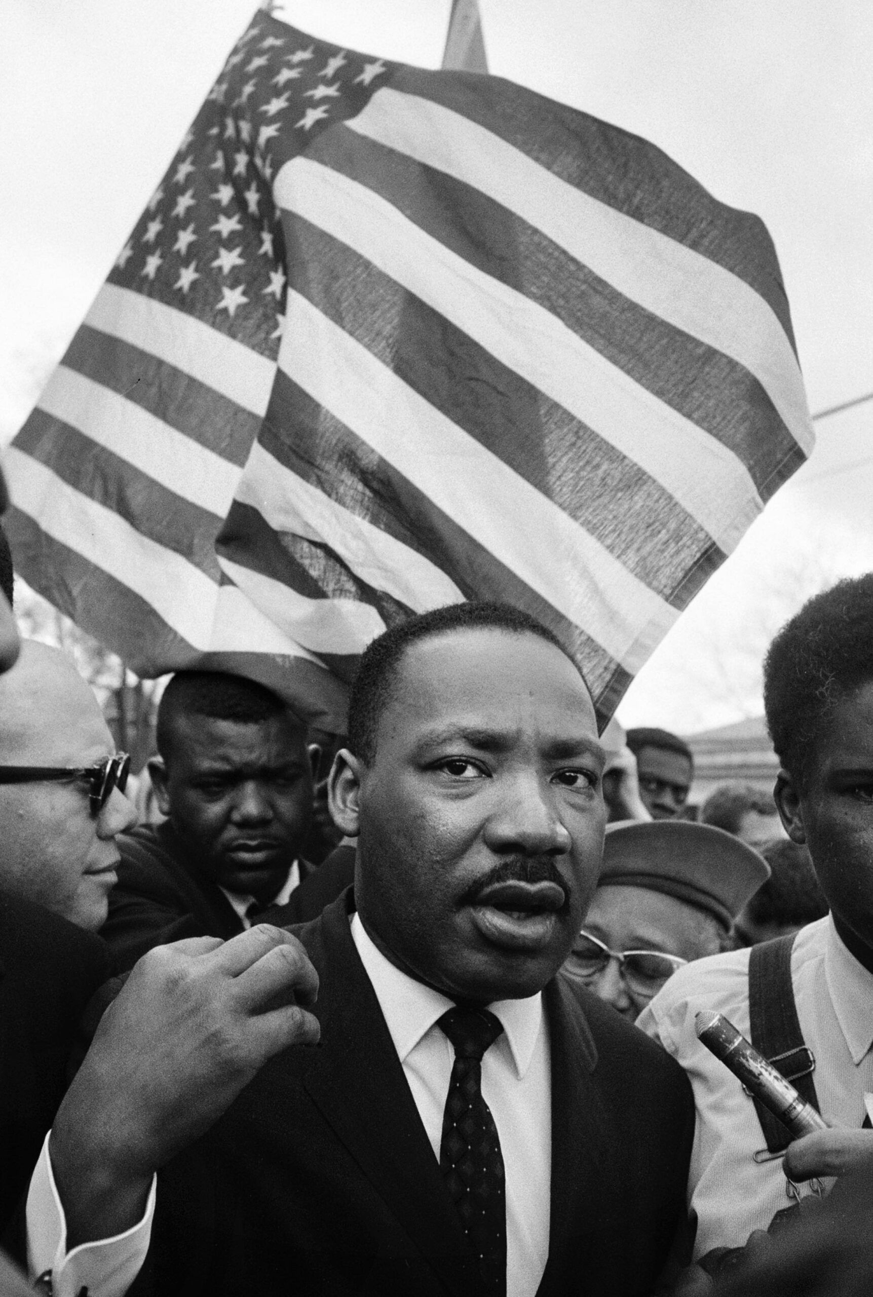 MLK-With-Flag-by-Steve-Schapiro