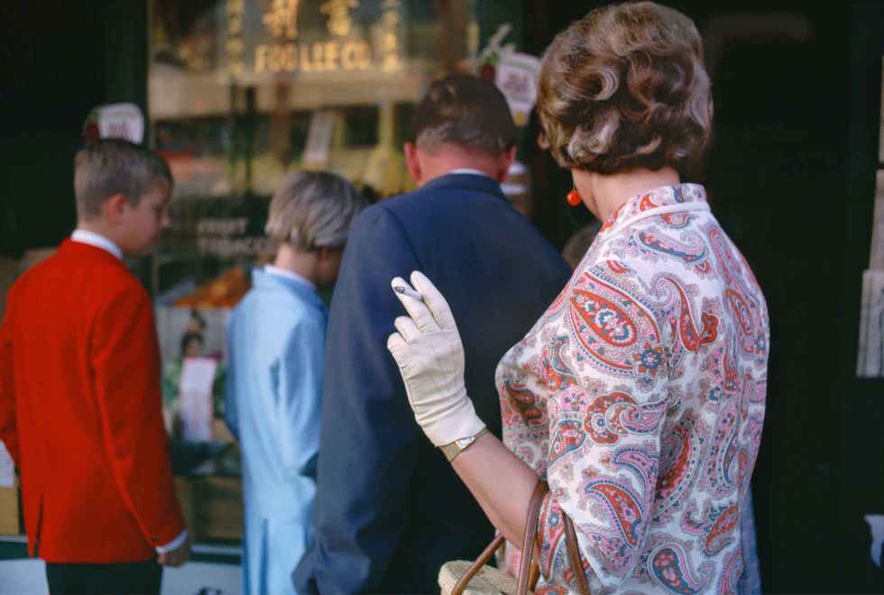 Fred Herzog Family, 1967 Archival Pigment Print Equinox Gallery, Vancouver Exhibitor : EQUINOX Read more at https://www.parisphoto.com/paris/press/visuals/artworks?p=3#kDlI4eK4PX6bufuz.99