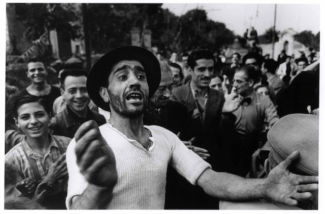 Robert Capa 937